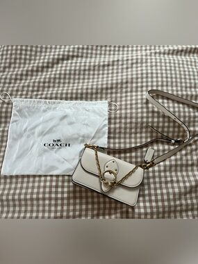 *Barely Used* Coach Beat Crossbody Bag in Chalk, Gold Chain, Dust Bag Included!